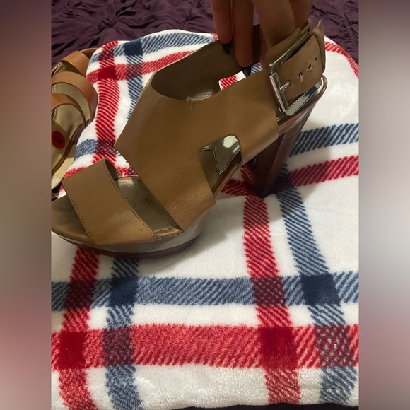 Michael Kors leather platform - Picture 3 of 7